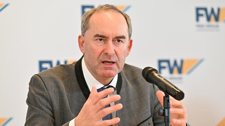 Die Stimmung in der Koalition mit der CSU ist aus der Sicht von Freie-W&auml;hler-Chef Aiwanger &laquo;arbeitsf&auml;hig&raquo;. Es gebe jedoch immer wieder Scharm&uuml;tzel, gab der Wirtschaftsminister zu.