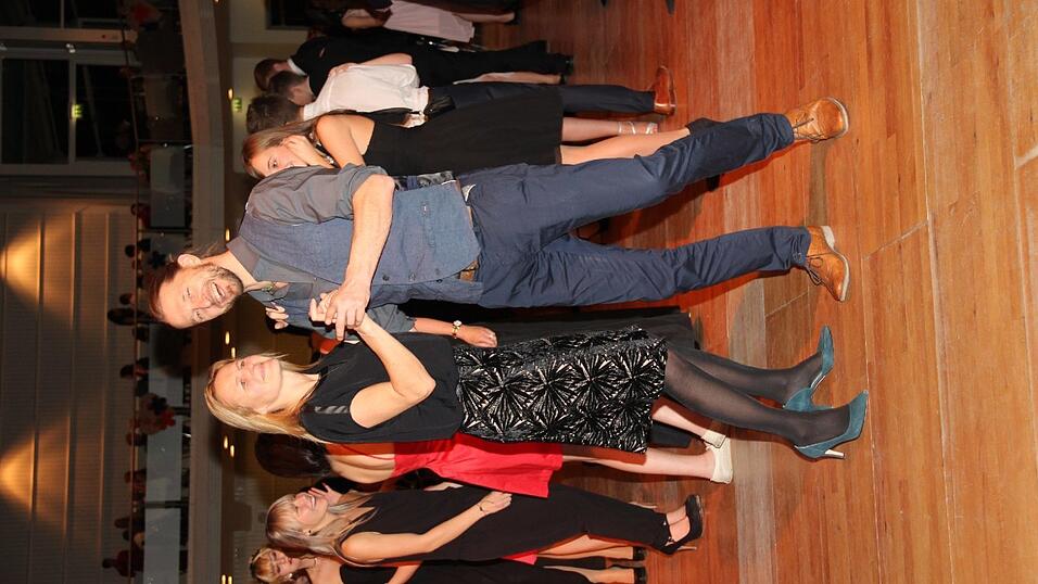 Die Bilder vom Abschlussball der Tanzschule Seidel in der Fraunhofer-Halle am 28. November. Die Bilder vom Abschlussball der Tanzschule Seidel in der Fraunhofer-Halle am 28. November.