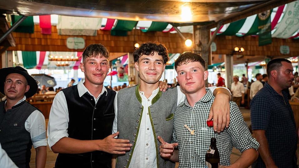 Die Partybilder vom Samstag, 15. August, aus dem Festzelt Weckmann. Die Partybilder vom Samstag, 15. August, aus dem Festzelt Weckmann.