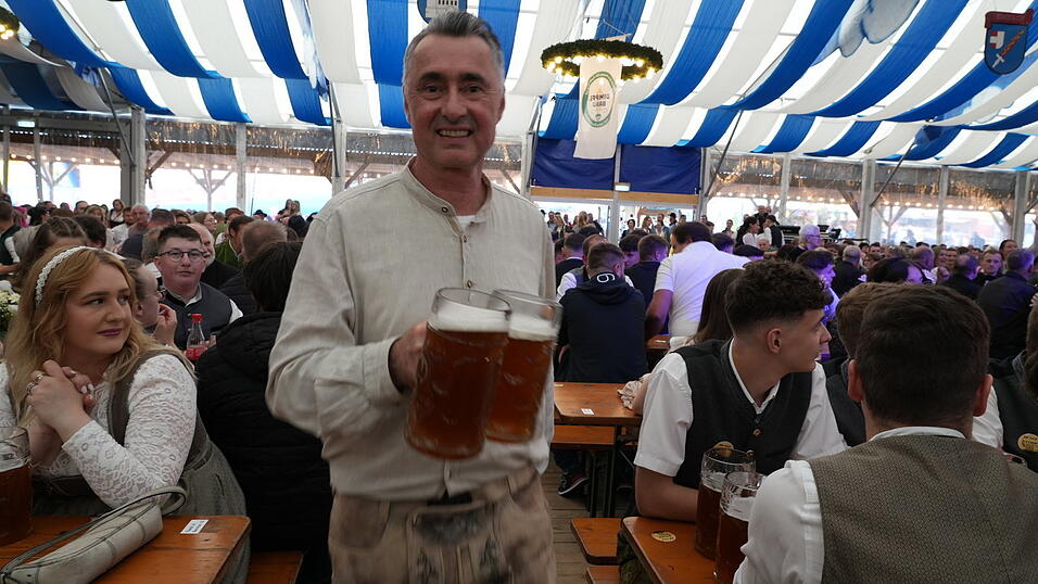 Zwischen Mass und Musik: Matthias Strau&szlig; ist der Mann hinter dem K&ouml;tztinger Pfingsfest.