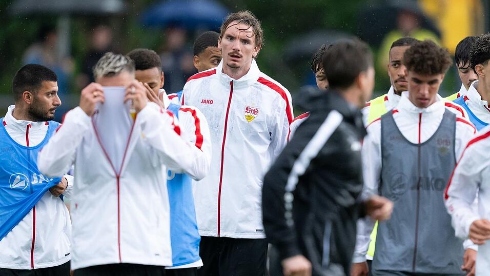 Trainiert mit den VfB-Kollegen aktuell am Tegernsee: Nick Woltemade (M.).