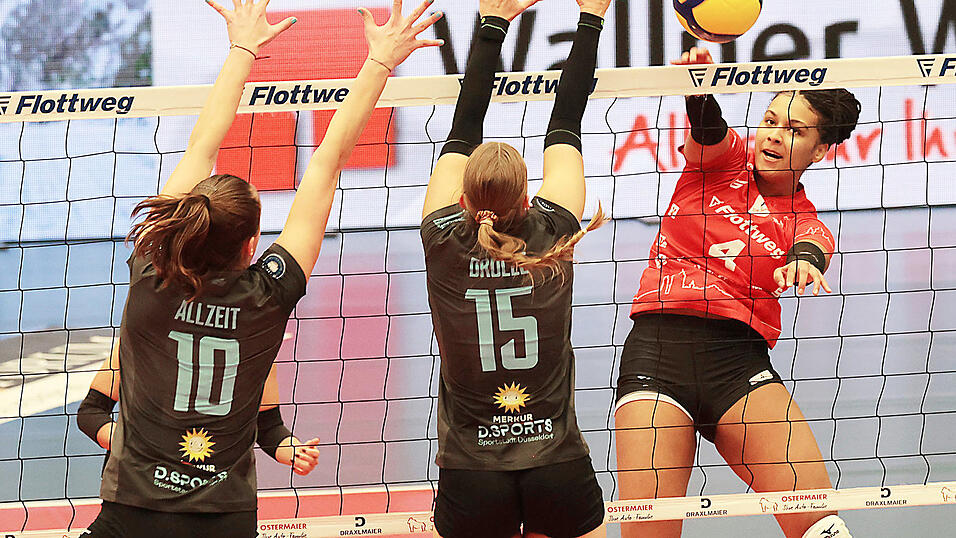 Weiter durchziehen: Die Roten Raben Vilsbiburg um Au&szlig;enangreiferin Jeannette Huskic (rechts) wollen sich in D&uuml;sseldorf keine Bl&ouml;&szlig;e geben und auch als frisch gebackener Meister voll auf Sieg spielen.