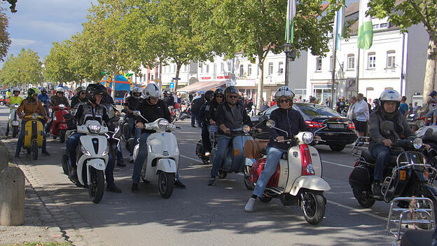 Die B8 voller Vespas war ein toller Anblick.
