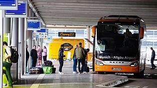 Derzeit gilt die Testpflicht nur für Flugreisende. Das soll sich sehr bald ändern. Derzeit gilt die Testpflicht nur für Flugreisende. Das soll sich sehr bald ändern.