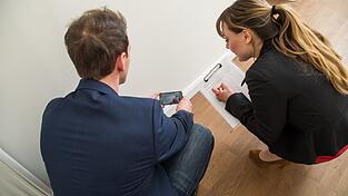 Einschätzung vom Profi: Immobiliengutachter ermitteln den Sanierungsbedarf. Einschätzung vom Profi: Immobiliengutachter ermitteln den Sanierungsbedarf.