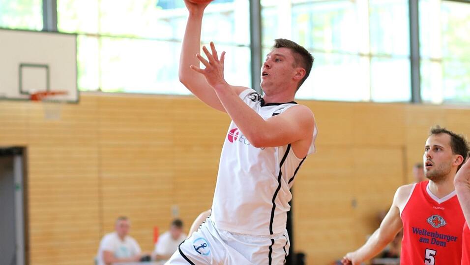 Bester Punktesammler beim letzten Heimspiel der Saison der TVD-Dukes: Egor Eisner. Bester Punktesammler beim letzten Heimspiel der Saison der TVD-Dukes: Egor Eisner.