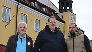 AfD-Kreisvorsitzender Lars Pohl (r.) stellte am Montag den Bürgermeisterkandidaten für Landau und den ersten Kandidaten auf der AfD-Stadtratsliste vor.  AfD-Kreisvorsitzender Lars Pohl (r.) stellte am Montag den Bürgermeisterkandidaten für Landau und den ersten Kandidaten auf der AfD-Stadtratsliste vor.