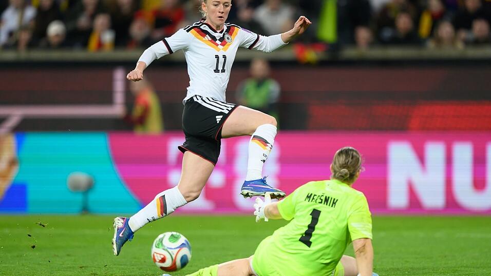 N&auml;chste H&uuml;rde &uuml;berspringen: der Auftrag f&uuml;r Lea Sch&uuml;ller und Co. vor dem Duell mit Norwegen.