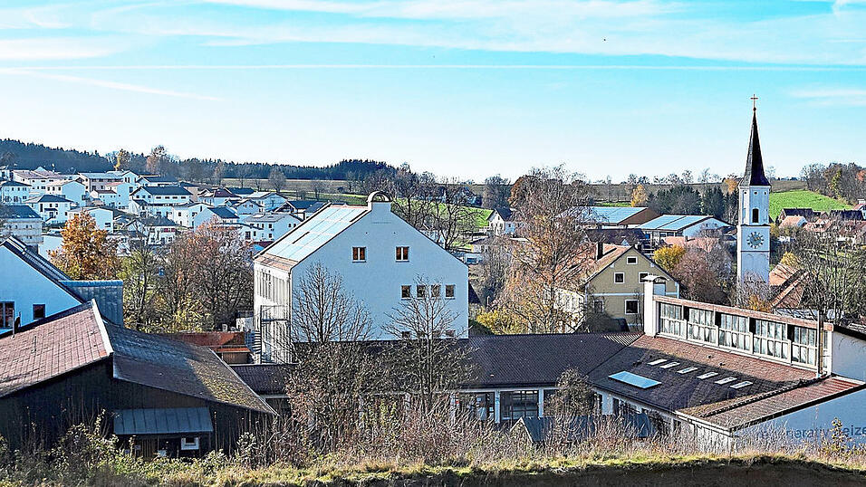 Buch am Erlbach wurde im Jahr 2020 in den Club der Gemeinden mit mehr als 4000 Einwohnern aufgenommen. Buch am Erlbach wurde im Jahr 2020 in den Club der Gemeinden mit mehr als 4000 Einwohnern aufgenommen.