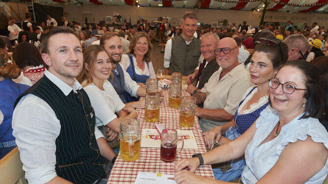 Die Partybilder vom Samstag, 15. August, aus dem Festzelt Lechner. Die Partybilder vom Samstag, 15. August, aus dem Festzelt Lechner.