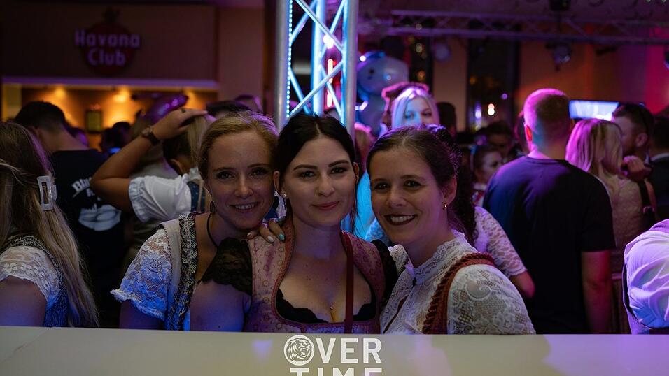 Auch am zweiten Volksfestfreitag schauten viele G&auml;ste im Overtime vorbei.