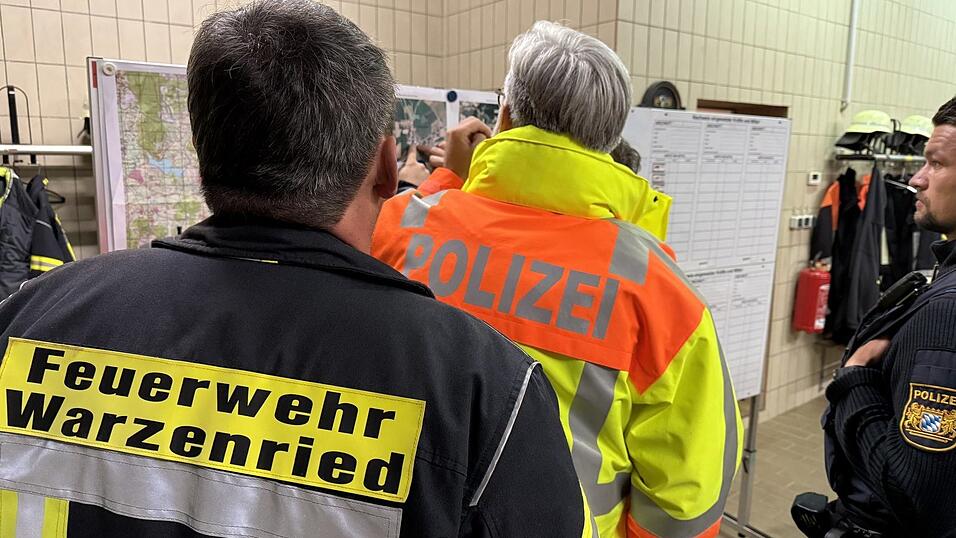 Etwa 180&nbsp;Einsatzkr&auml;fte von Feuerwehr, BRK und Bergwacht halfen bei der Personensuche mit. Der Vermisste wurde letztendlich am Donnerstagmittag gefunden.