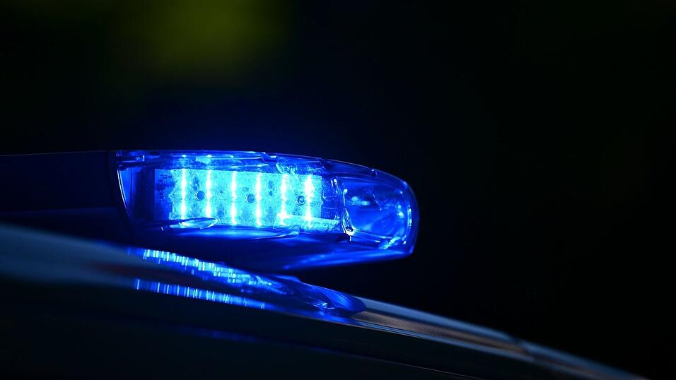 Ein Disco-Besucher wurde von einer Gruppe verprügelt und leicht verletzt (Symbolbild). Ein Disco-Besucher wurde von einer Gruppe verprügelt und leicht verletzt (Symbolbild).
