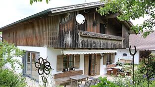 Die G&auml;ste stehen auf den urigen Flair des Ferienhauses, hat die Vermieterin festgestellt. Im Urlaub darf bei den meisten deshalb ein Besuch im Wirtshaus nicht fehlen. Doch die sterben zu ihrem Leidwesen langsam aus.