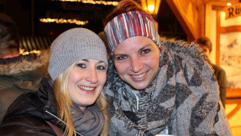 Der idyllische Christkindlmarkt in der Freyung in Landshut zählt zu den schönsten Christkindlmärkten Bayerns. Bei eisigen Temperaturen ist dort insbesondere die Glühwein-Alm natürlich heiß begehrt. Der idyllische Christkindlmarkt in der Freyung in Landshut zählt zu den schönsten Christkindlmärkten Bayerns. Bei eisigen Temperaturen ist dort insbesondere die Glühwein-Alm natürlich heiß begehrt.