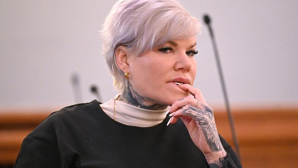 Hitlergru&szlig;-Vorwurf: Geldstrafe f&uuml;r Melanie M&uuml;ller gefordert - Verteidigung will Freispruch