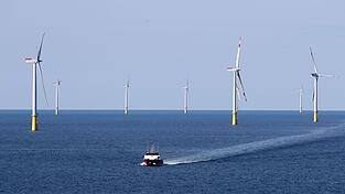 Vattenfall vermarktet nach eigenen Angaben erstmals Regelenergie auf hoher See. (Archivbild) Vattenfall vermarktet nach eigenen Angaben erstmals Regelenergie auf hoher See. (Archivbild)