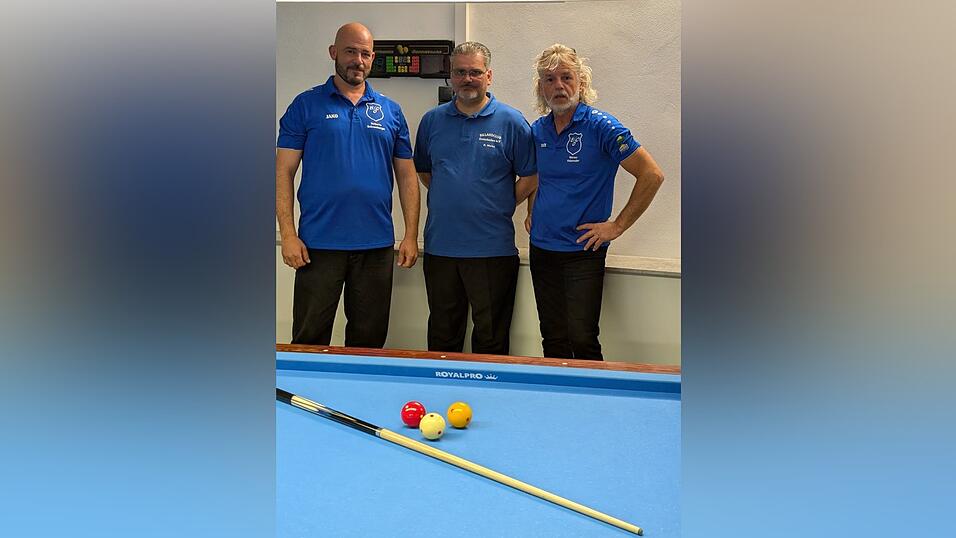 Roberto Schneeberger, Romano Wei&szlig; und Werner Habereder (v. l.) haben als BCO II den Aufstieg in die Oberliga geschafft.