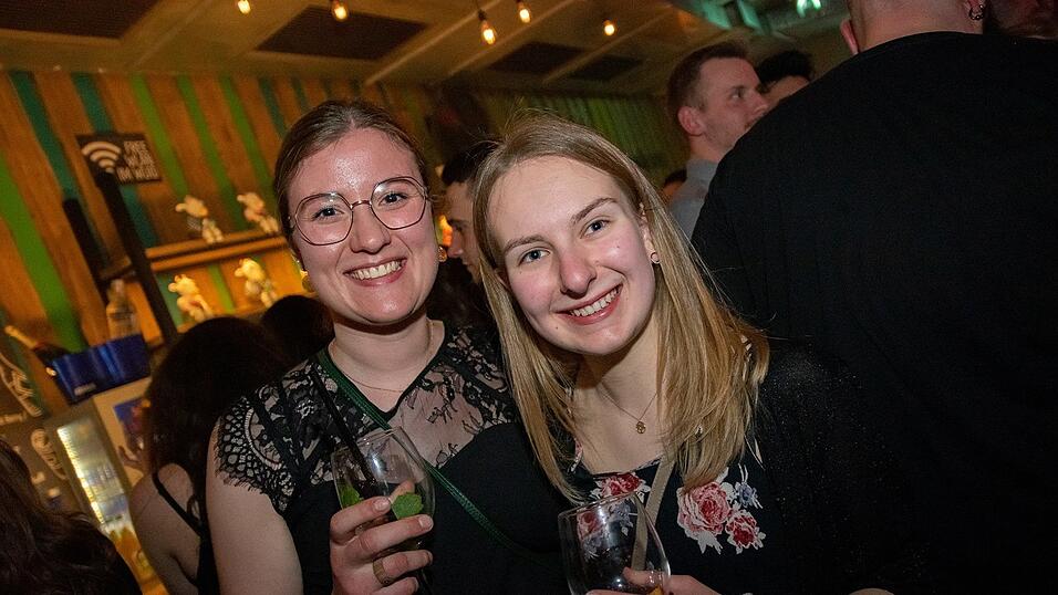 Die Stimmung bei den Partygängern am Samstagabend war prächtig. Die Stimmung bei den Partygängern am Samstagabend war prächtig.