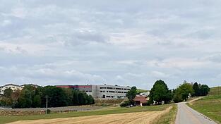 Das Areal zwischen der Flurstraße im Norden und dem Zollner-Werksgelände im Süden Das Areal zwischen der Flurstraße im Norden und dem Zollner-Werksgelände im Süden