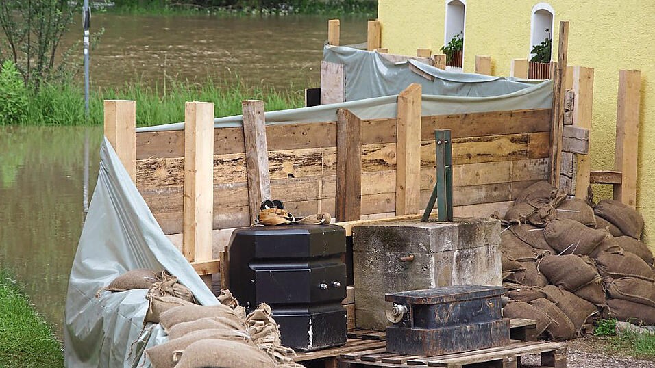 Der Schutzwall eines Anliegers.