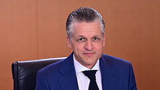 Thorsten Frei hatte sich in der zurückliegenden Wahlperiode in seiner Fraktion als Parlamentarischer Geschäftsführer einen guten Ruf als Politmanager erarbeitet. Für seine Arbeit als Kanzleramtsminister hingegen musste er manche Kritik einstecken. Thorsten Frei hatte sich in der zurückliegenden Wahlperiode in seiner Fraktion als Parlamentarischer Geschäftsführer einen guten Ruf als Politmanager erarbeitet. Für seine Arbeit als Kanzleramtsminister hingegen musste er manche Kritik einstecken.
