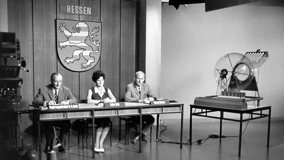 Die Ziehung der Lottozahlen kam 1965 ins Fernsehen. (Archivbild)