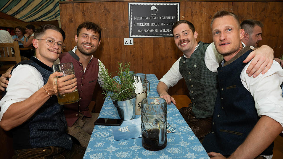 Die Partybilder vom Mittwoch, 12. August, aus dem Festzelt Wenisch. Die Partybilder vom Mittwoch, 12. August, aus dem Festzelt Wenisch.