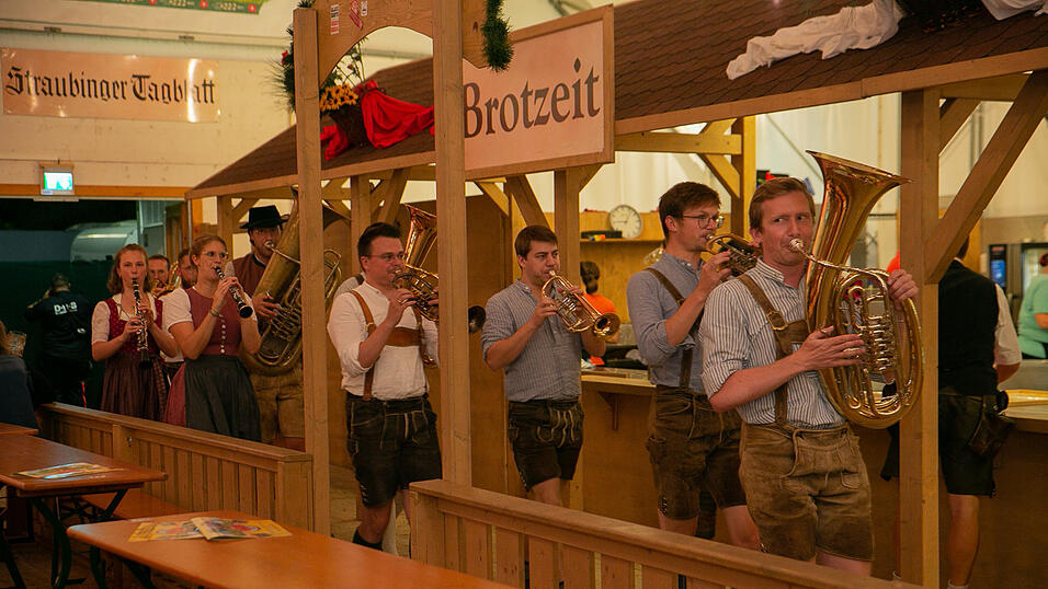Die Partybilder von Sonntag, 21. August 2022, aus dem Festzelt Greindl.