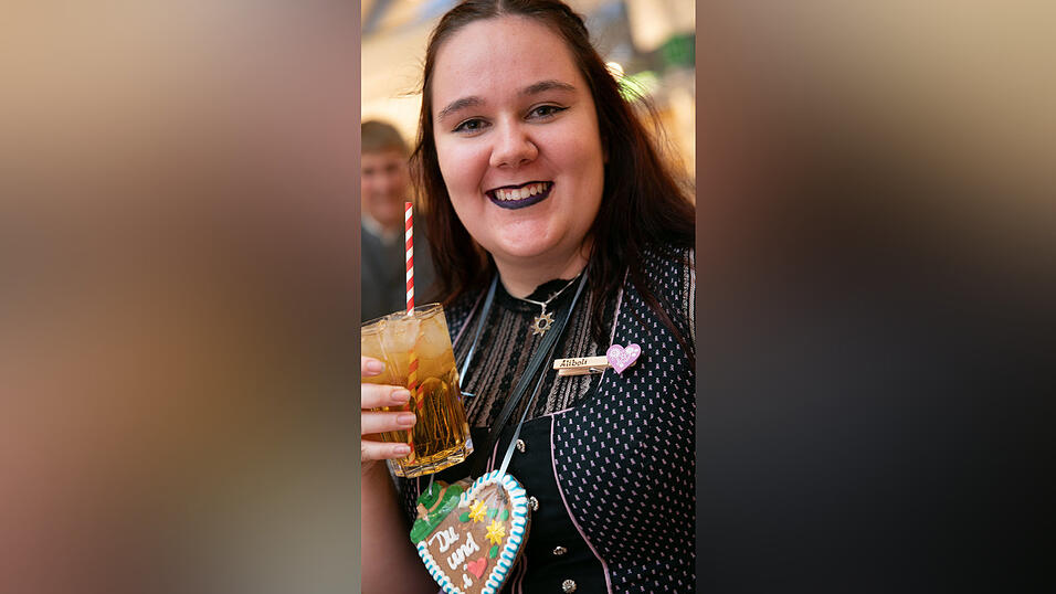 Die Partybilder vom Sonntag, 17. August, aus dem Festzelt Reisinger. Die Partybilder vom Sonntag, 17. August, aus dem Festzelt Reisinger.