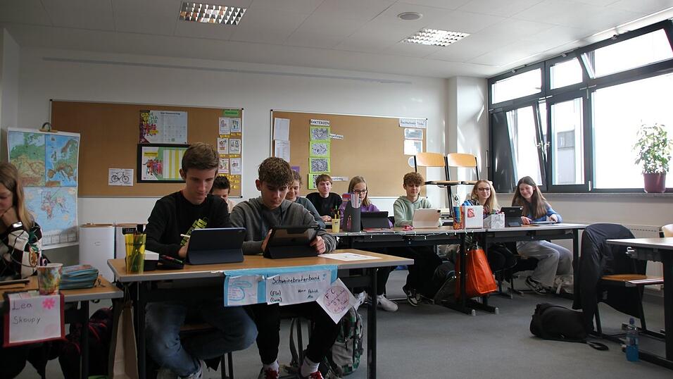 Die 8bM arbeitet seit diesem Schuljahr mit iPads im Unterricht.