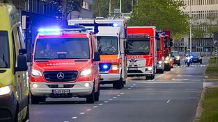 Eine Kontaktperson wurde nach D&uuml;sseldorf ins Uniklinikum gebracht.