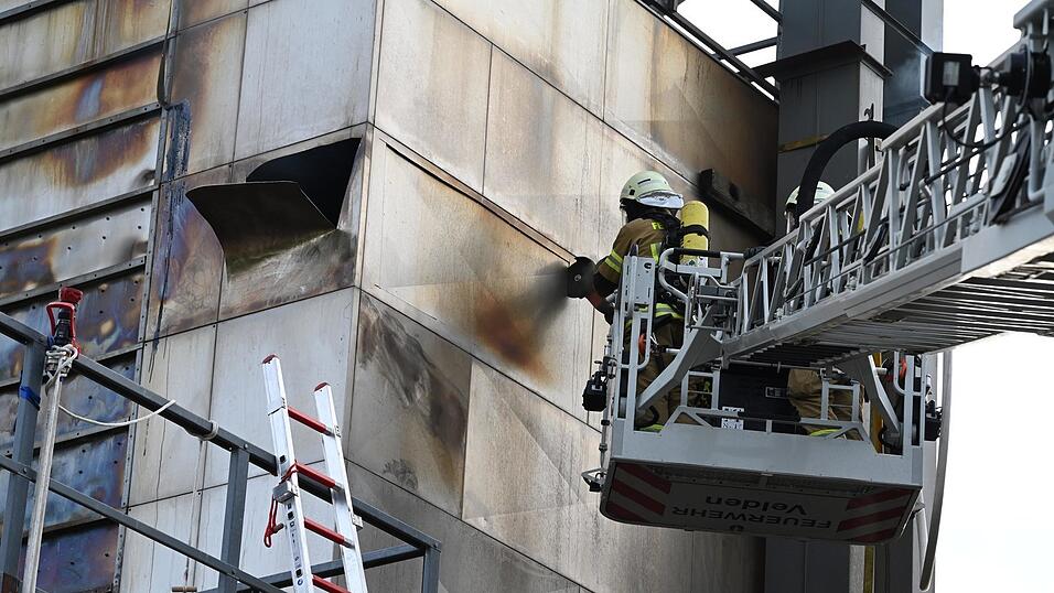 Der Einsatz der Feuerwehr auf dem Bauernhof dauerte mehrere Stunden.