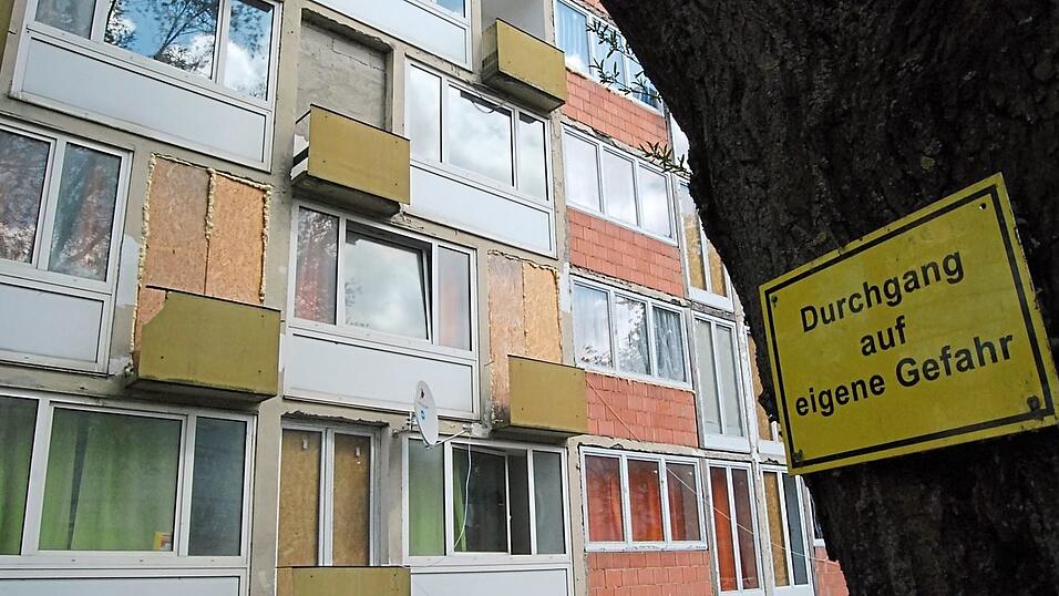 Die 'Drachenburg' soll bis Ende der Woche geräumt sein. Die 'Drachenburg' soll bis Ende der Woche geräumt sein.