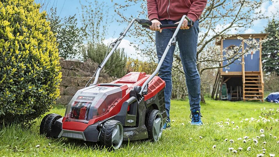 Der Werkzeughersteller Einhell erwartet für das Geschäftsjahr 2024 jetzt eine deutliche Steigerung von Umsatz und Ergebnis. Der Werkzeughersteller Einhell erwartet für das Geschäftsjahr 2024 jetzt eine deutliche Steigerung von Umsatz und Ergebnis.