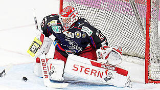 DSC-Goalie Pielmeier hat gegen Hannover viel zu tun.