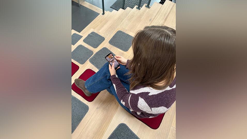 Magdalena ist t&auml;glich zwei bis drei Stunden in den sozialen Medien unterwegs.