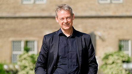 Dr. Peter Stuckenberger fängt mit seinen Bildern die Schönheit und Wunder der natürlichen Umgebung - und die darin lebenden Tiere, Pflanzen und Blumen ein. Dr. Peter Stuckenberger fängt mit seinen Bildern die Schönheit und Wunder der natürlichen Umgebung - und die darin lebenden Tiere, Pflanzen und Blumen ein.