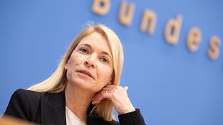 Will den Konzern vom Kopf auf die Füße stellen: Die neue Bahnchefin Evelyn Palla. (Archivbild) Will den Konzern vom Kopf auf die Füße stellen: Die neue Bahnchefin Evelyn Palla. (Archivbild)