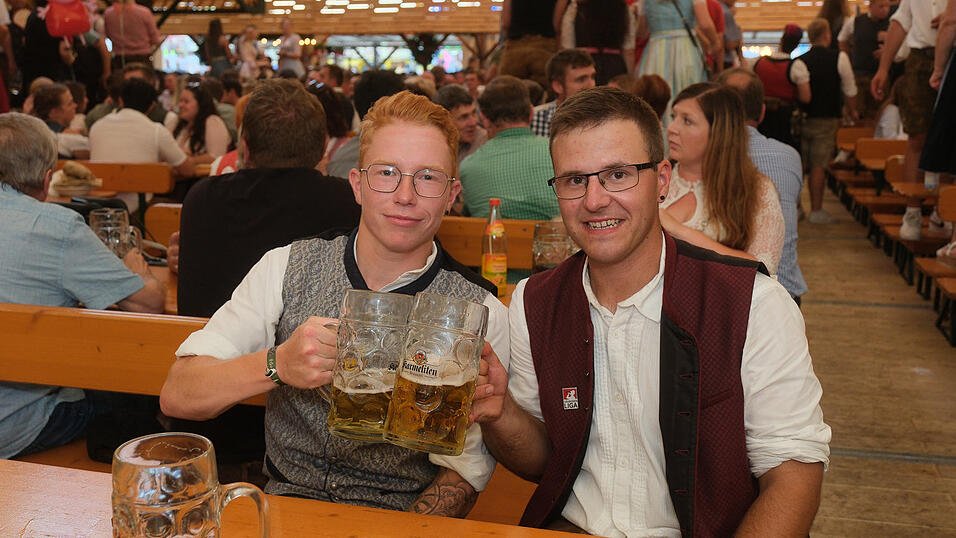 Die Partybilder vom Mittwoch, 16. August 2023, aus dem Festzelt Nothaft. Die Partybilder vom Mittwoch, 16. August 2023, aus dem Festzelt Nothaft.