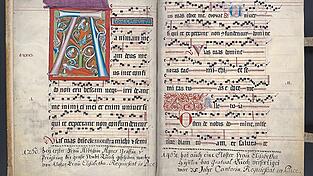 Dieses Buch liegt in London in der British Library. Es stammt jedoch aus Landshut und ist um die 800 Jahre alt.
