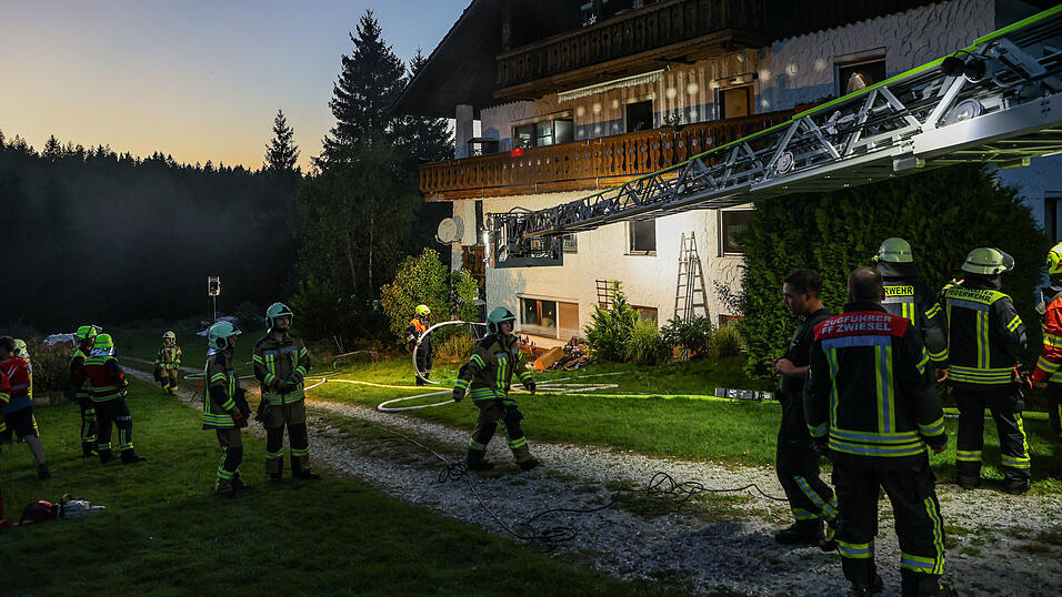 Bei den Verletzten bestand Verdacht auf leichte Rauchgasvergiftungen.