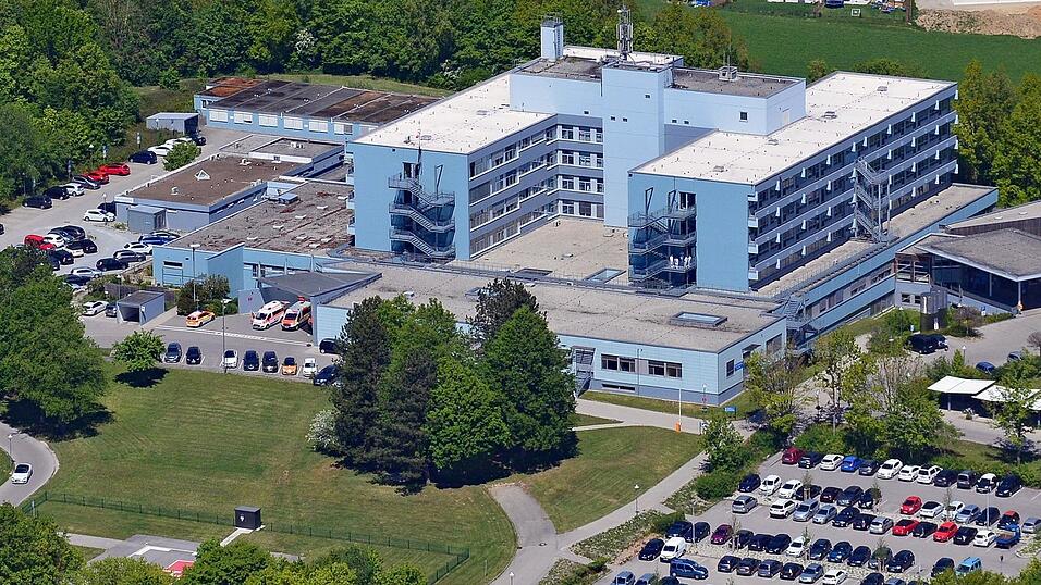 Dass die Eggenfeldener Klinik geschlossen werden könnte, sei nichts anderes als „blanker Unsinn“, betont Landrat Michael Fahmüller Dass die Eggenfeldener Klinik geschlossen werden könnte, sei nichts anderes als „blanker Unsinn“, betont Landrat Michael Fahmüller