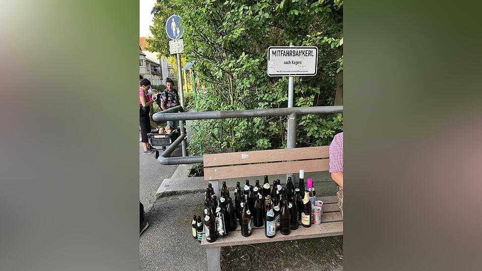 Das Mitfahrbankerl nach Kagers ist gut besetzt. 
