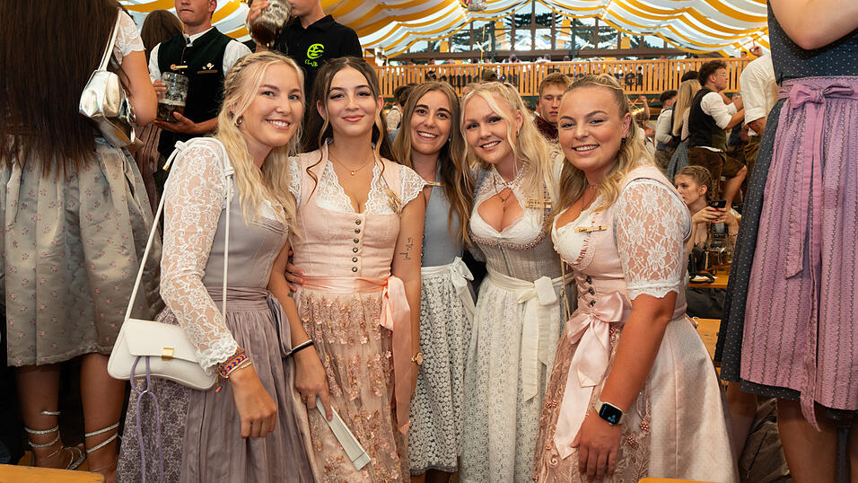 Die Partybilder vom Freitag, 16. August, aus dem Festzelt Nothaft. Die Partybilder vom Freitag, 16. August, aus dem Festzelt Nothaft.