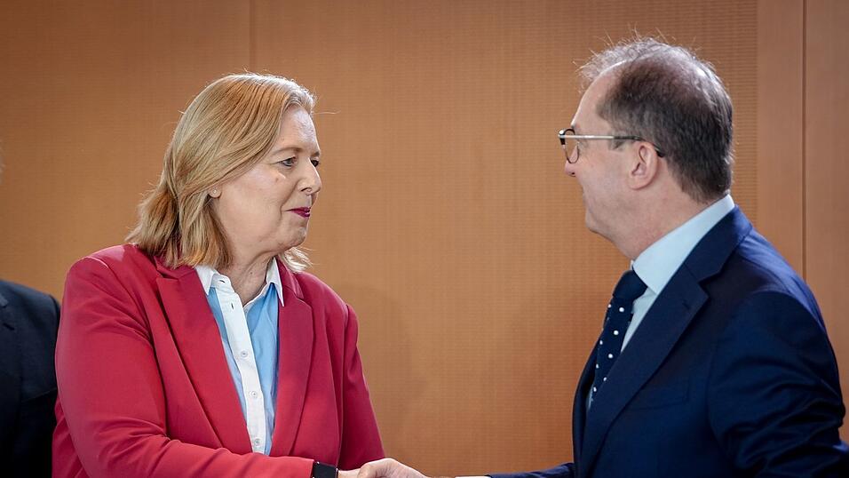 Bundessozialministerin Bärbel Bas (SPD) und Innenminister Alexander Dobrindt (CSU) - hier im Bundeskabinett - haben sich auf einen Aktionsplan gegen Sozialmissbrauch verständigt. (Archivfoto) Bundessozialministerin Bärbel Bas (SPD) und Innenminister Alexander Dobrindt (CSU) - hier im Bundeskabinett - haben sich auf einen Aktionsplan gegen Sozialmissbrauch verständigt. (Archivfoto)