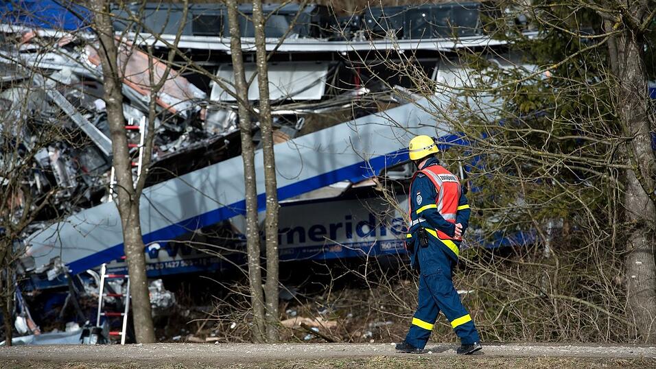 Die Waggons waren teils v&ouml;llig zerst&ouml;rt. (Archivfoto)
