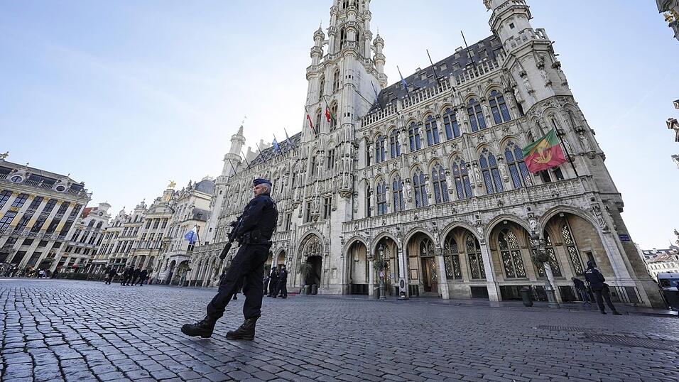 Am Tag nach dem Anschlag gilt in Br&uuml;ssel immer noch die h&ouml;chste Terrorstufe.