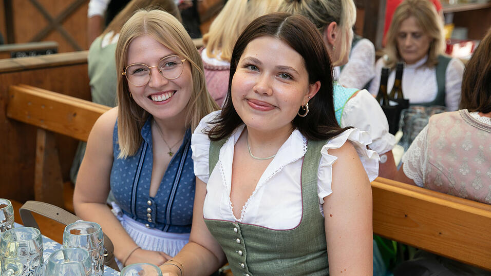 Die Partybilder vom Sonntag, 10. August, aus dem Festzelt Wenisch. Die Partybilder vom Sonntag, 10. August, aus dem Festzelt Wenisch.