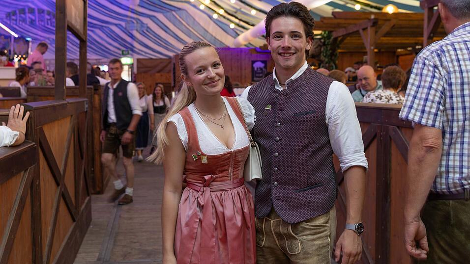 Die Partybilder vom Dienstag, 11. August, aus dem Festzelt Wenisch. Die Partybilder vom Dienstag, 11. August, aus dem Festzelt Wenisch.